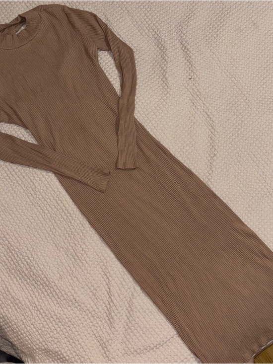 H&M Dresses & Skirts - H&M Ribbed Midi Dress in Taupe Brown